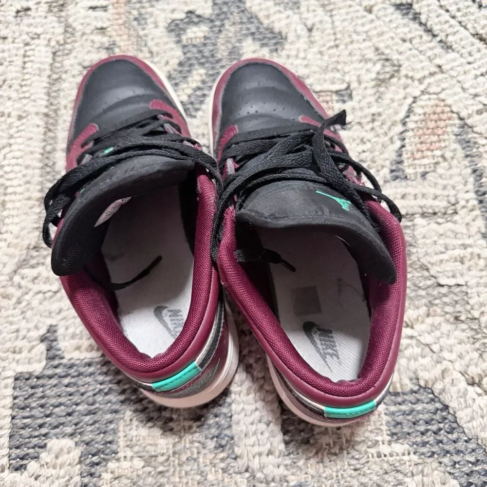 Nike Air Jordan 1 Low Dark BeeSize 6Y Black burgundy
